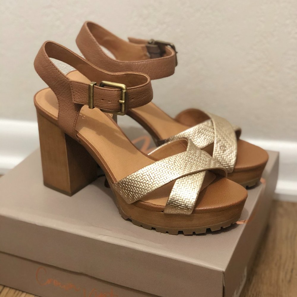 Crown Vintage Jula Platform Sandal size 8.5 NEW